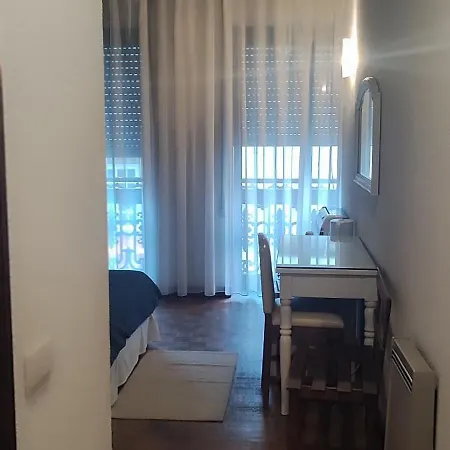Porta 80 House * 브라가
