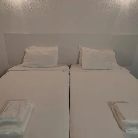Porta 80 House * 브라가