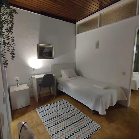 Hotell Porta 80 House *