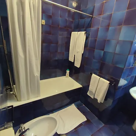 Hotel Porta 80 House *